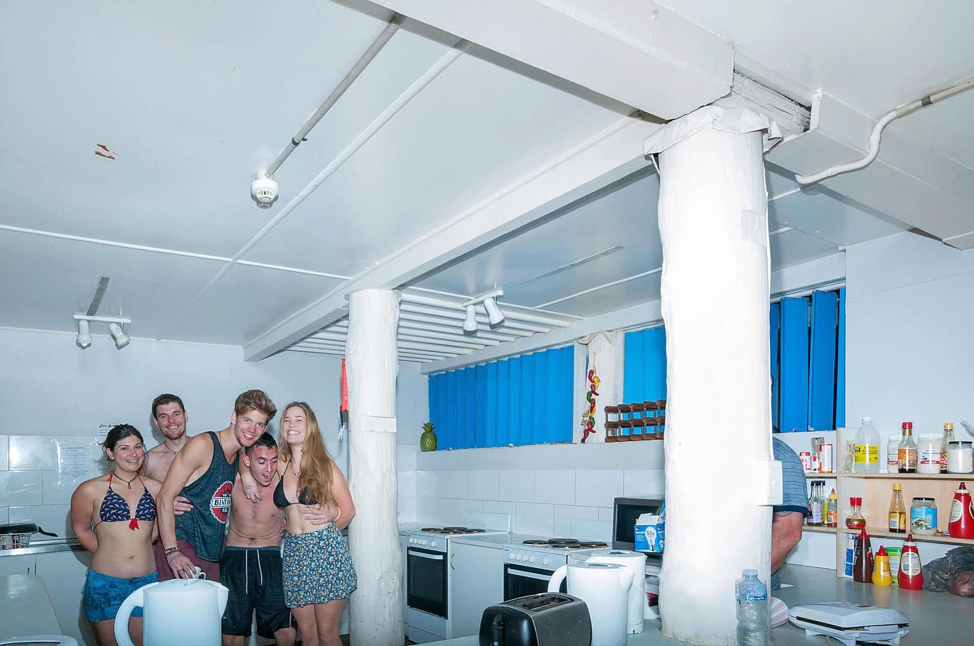 Reef Backpackers Hostel Cairns Ngoại thất bức ảnh